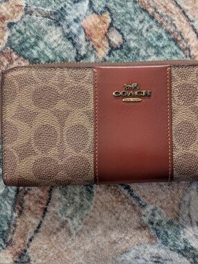 COACH Accordion Zip Wallet